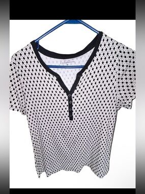 Croft & Barrow Diamond Print Henley Top - 100% Cotton - Size M